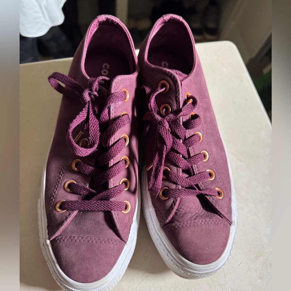 Maroon platform converse